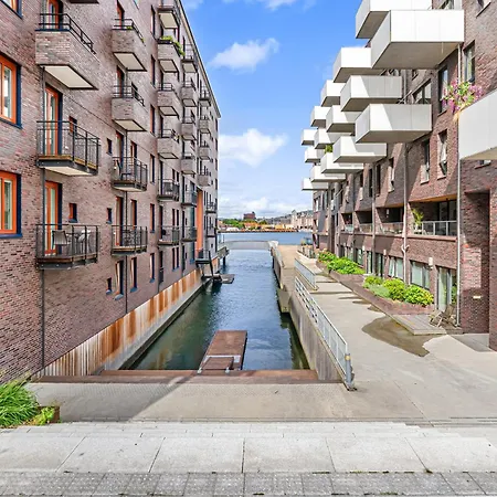 2br W Balcony By S And Munch *