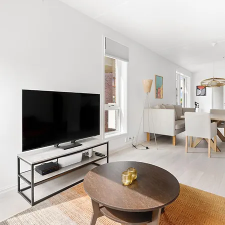 2br W Balcony By S And Munch